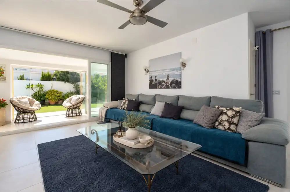 Zeitgenössische Villa nur wenige Schritte vom Strand in El Saladillo – Top Properties
