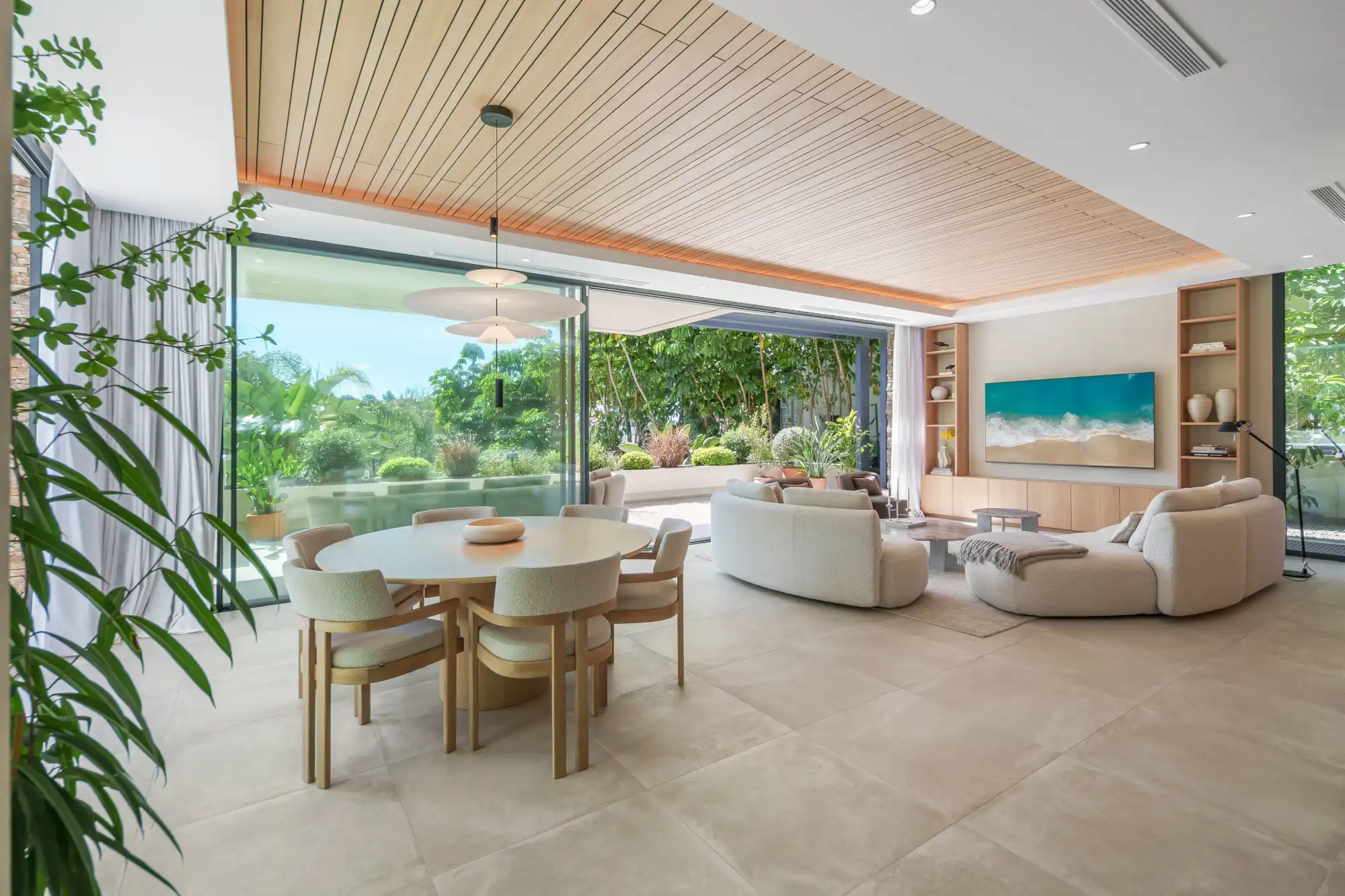 Luxury villa in El Campanario - Top Properties