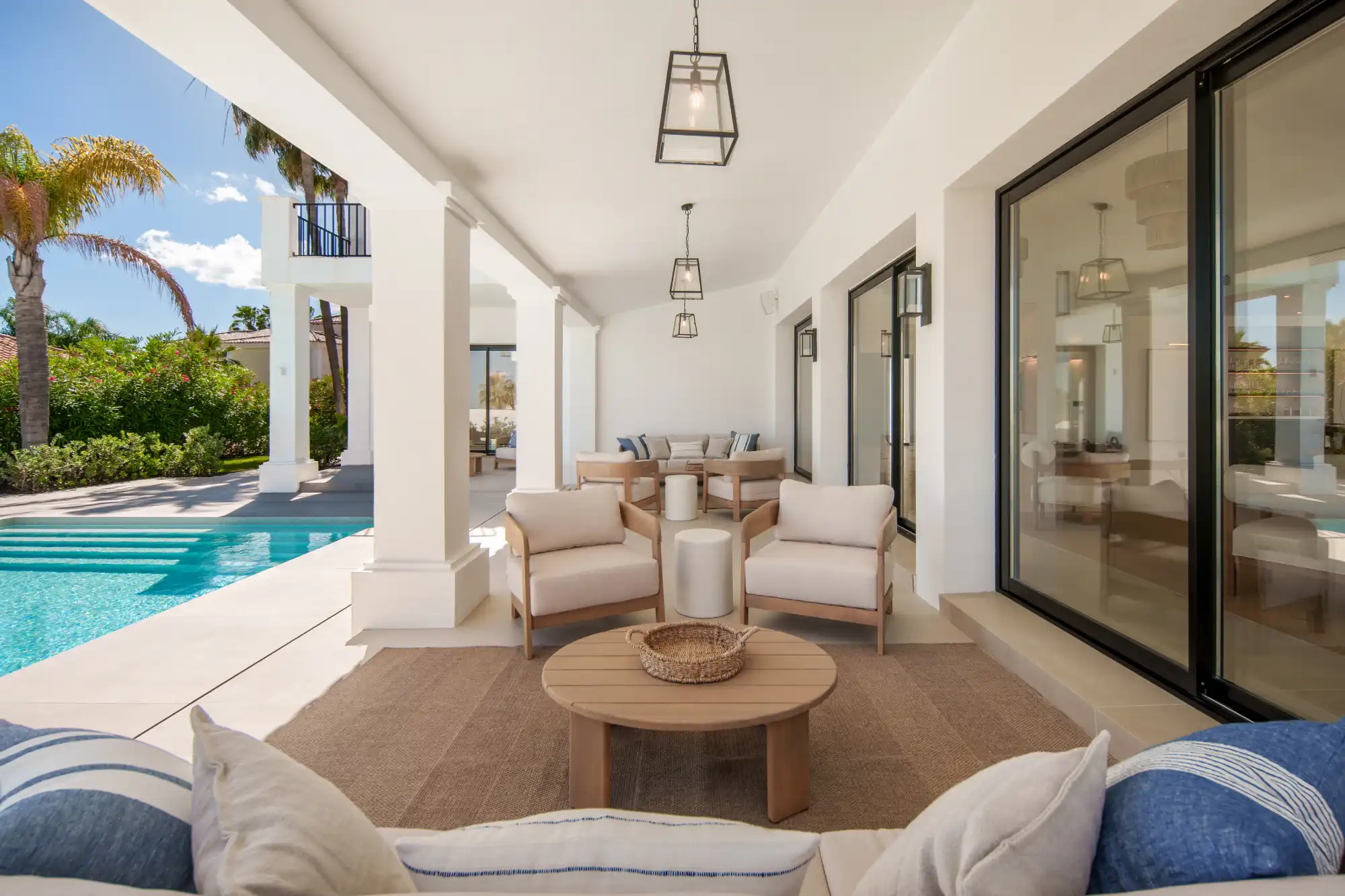 Contemporary Luxury in Villa in Benahavis - Top Properties