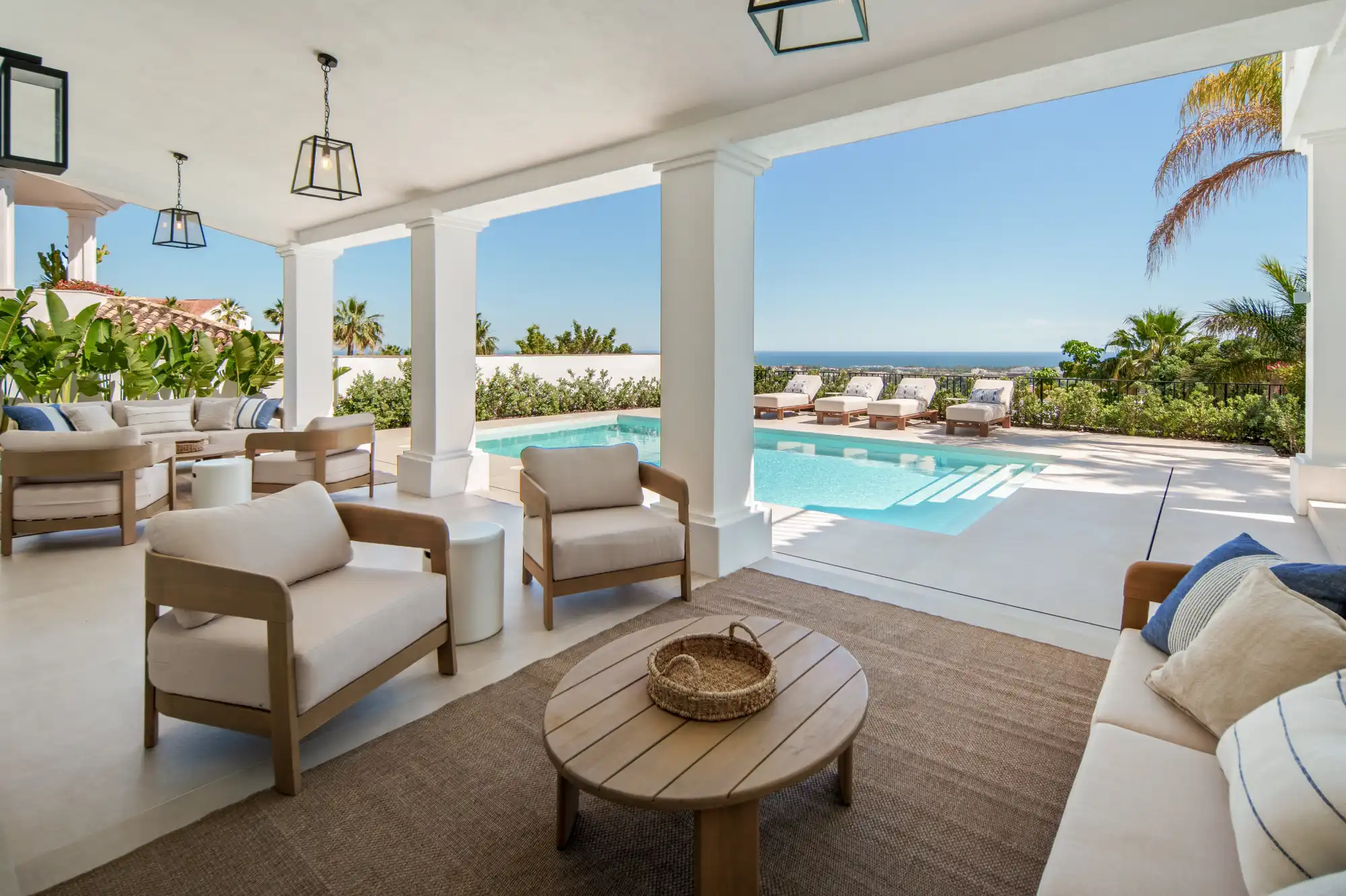 Contemporary Luxury in Villa in Benahavis - Top Properties