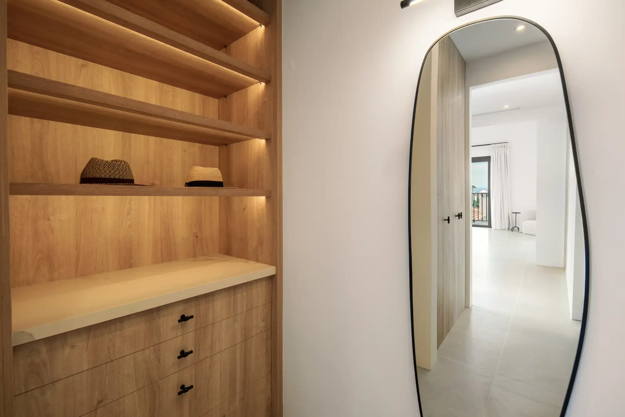 Contemporary Luxury in Villa in Benahavis - Top Properties
