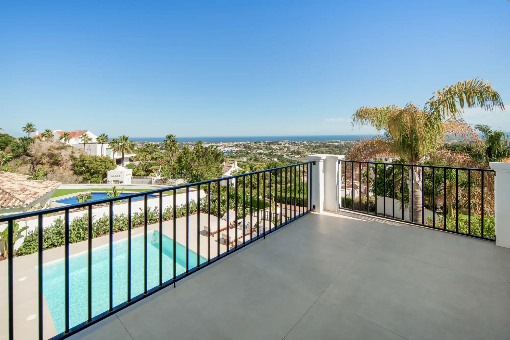 Contemporary Luxury in Villa in Benahavis - Top Properties
