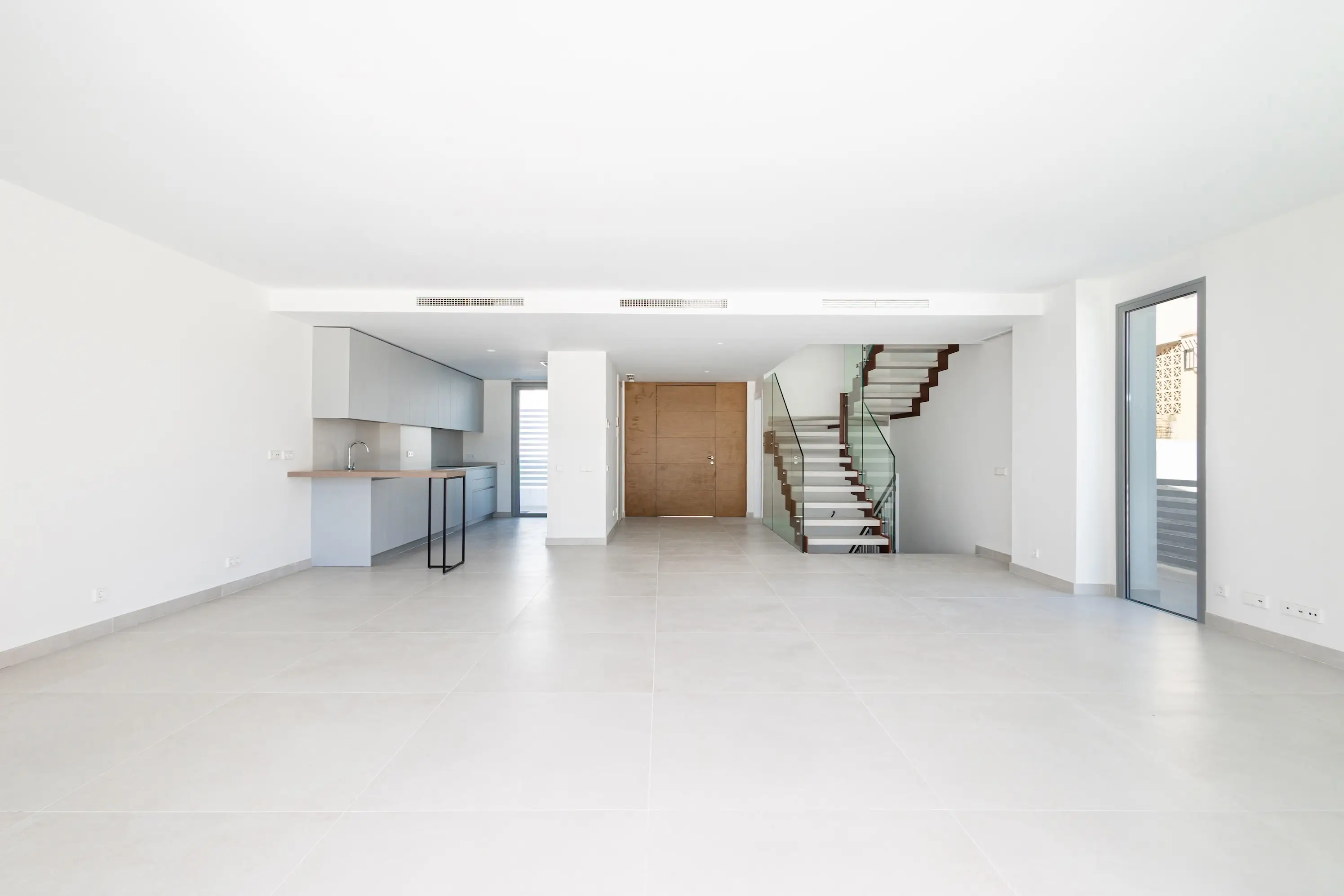 Moderne Eckvilla in Guadalmina Alta