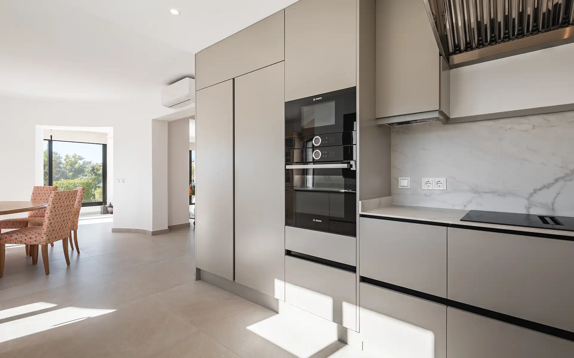front line golf villa in guadalmina alta-Top Properties