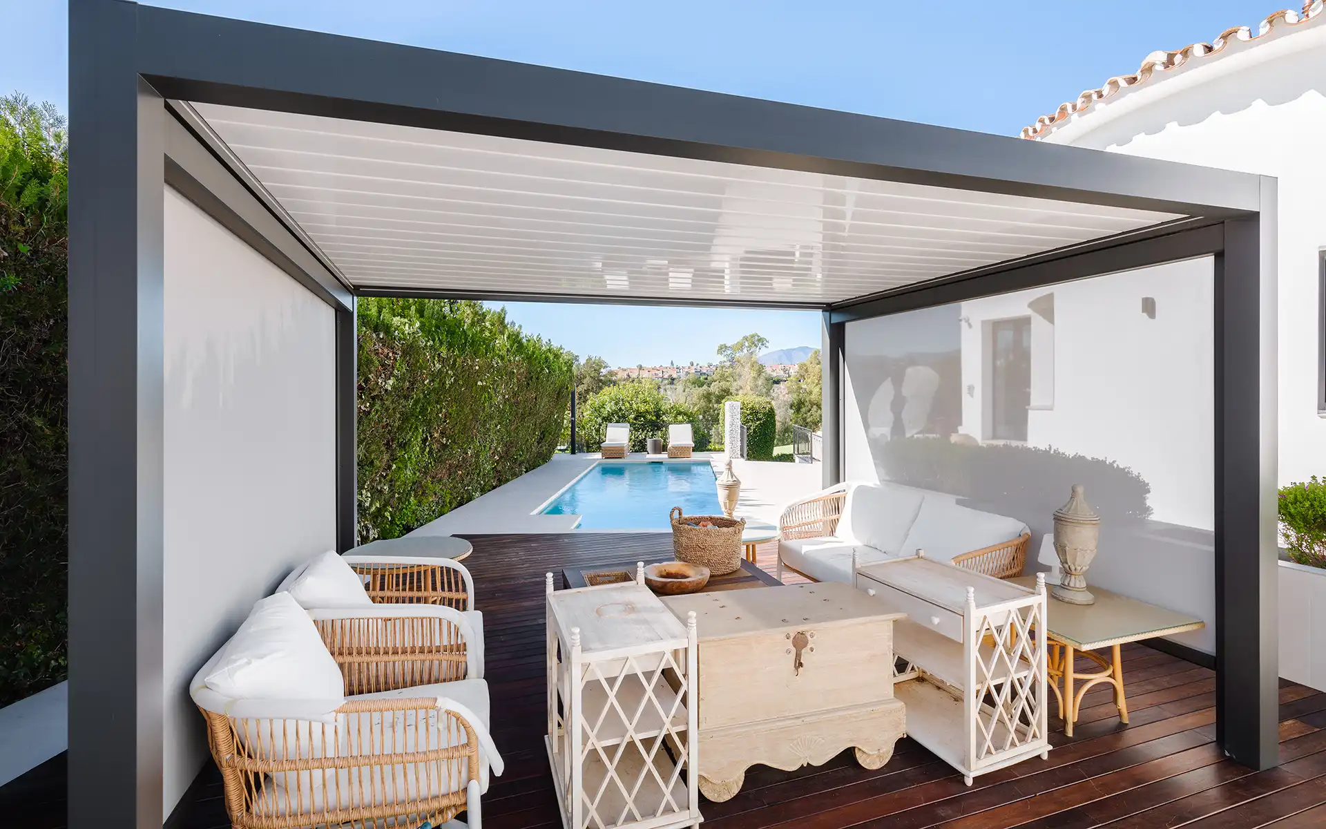 front line golf villa in guadalmina alta-Top Properties