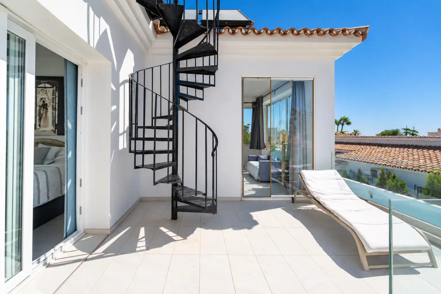 Zeitgenössische Villa nur wenige Schritte vom Strand in El Saladillo – Top Properties