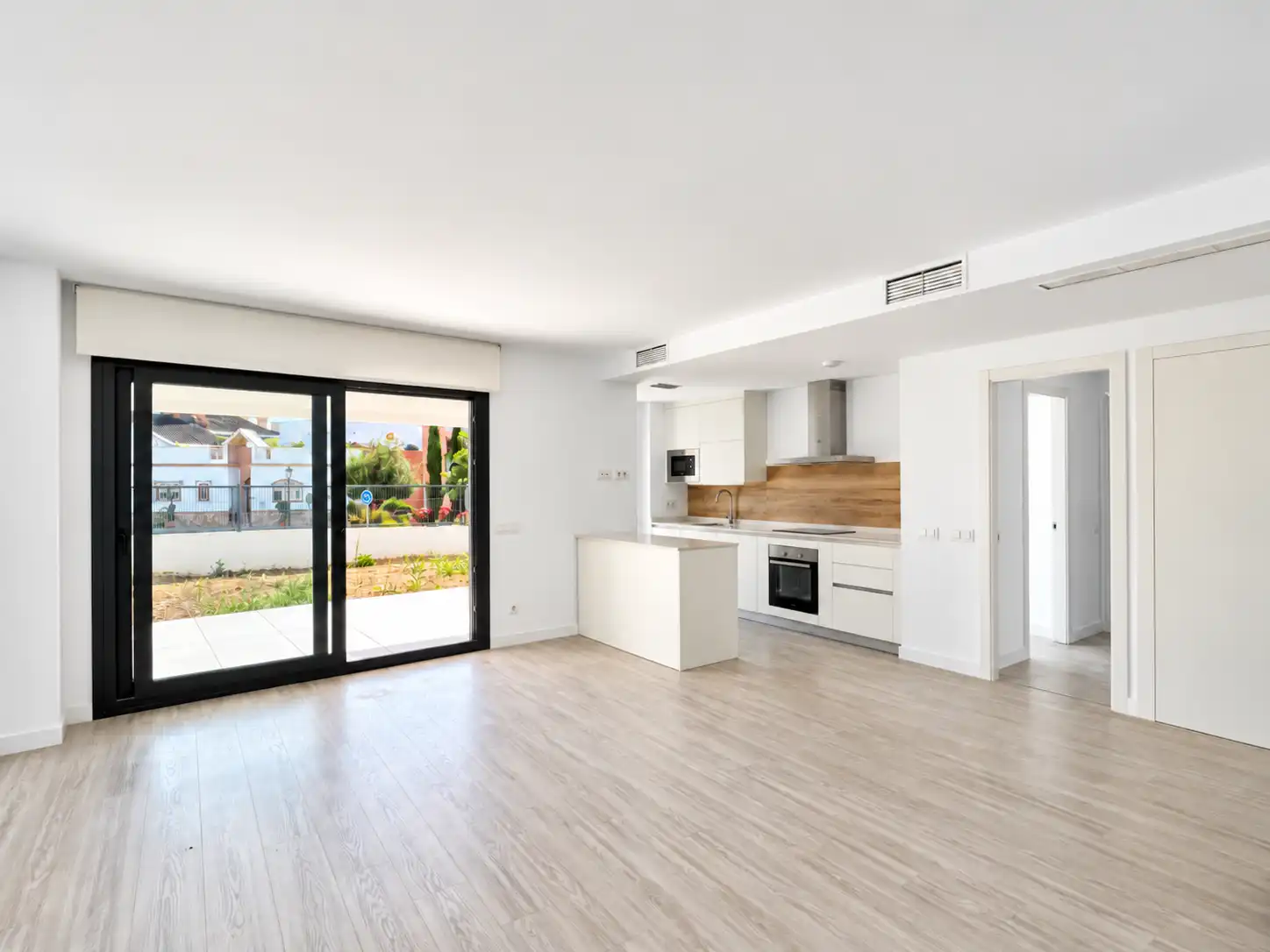 Ground-Floor Apartment with Large Private Garden in Estepona - Topproperties