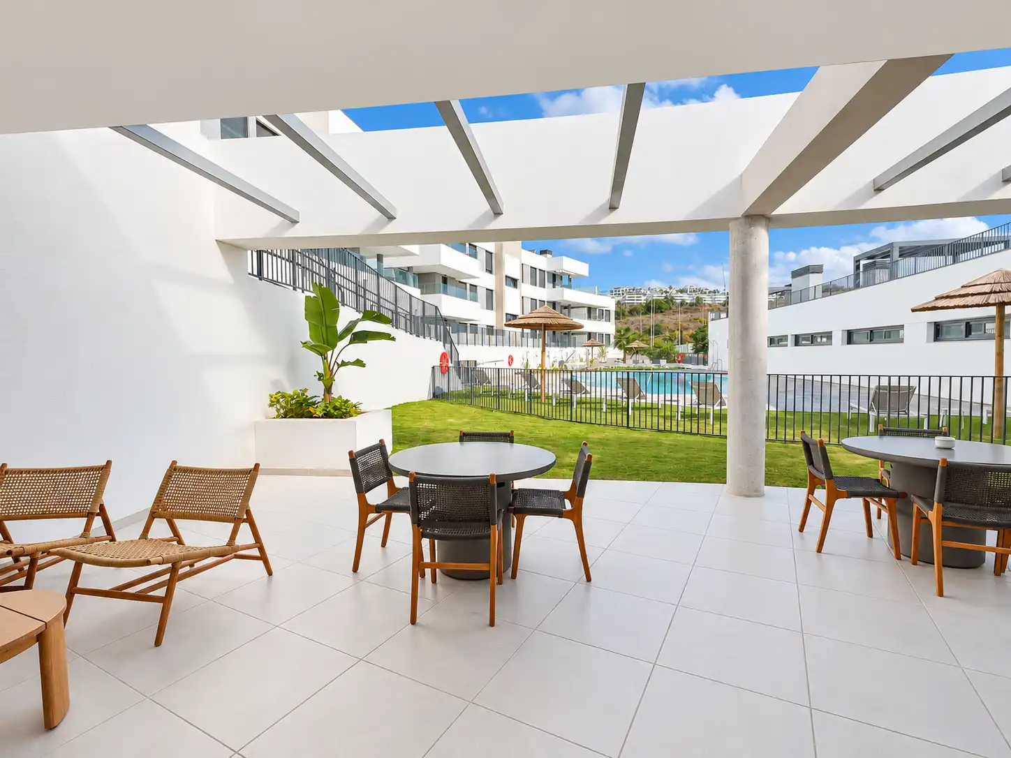 Ground-Floor Apartment with Large Private Garden in Estepona - Topproperties