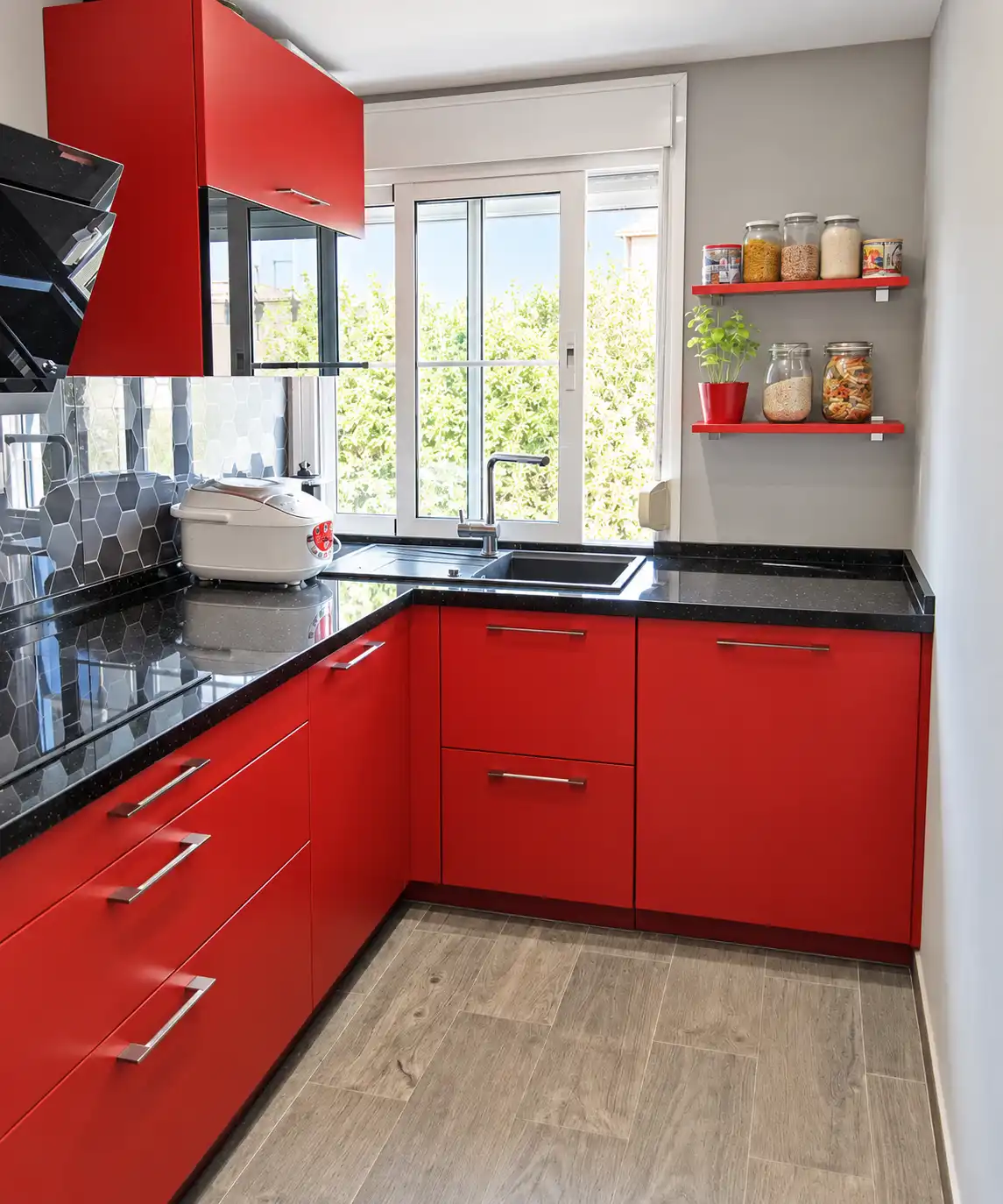 Spacious 5-Bedroom Townhouse with Terraces and Communal Pool in Bel Air, Estepona