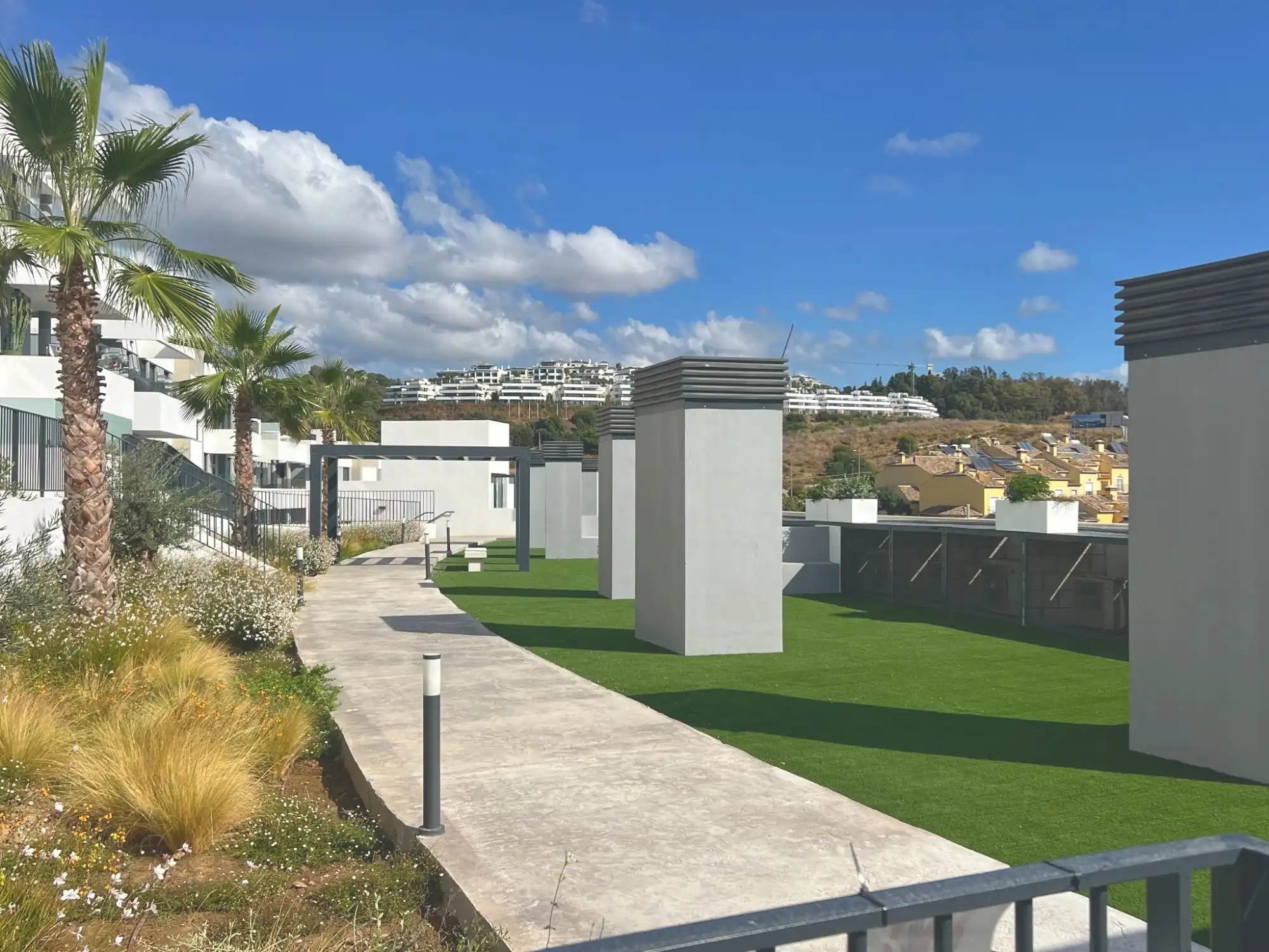 Ground-Floor Apartment with Large Private Garden in Estepona - Topproperties
